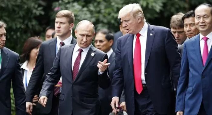 Vladimir Putin dan Donald Trump.