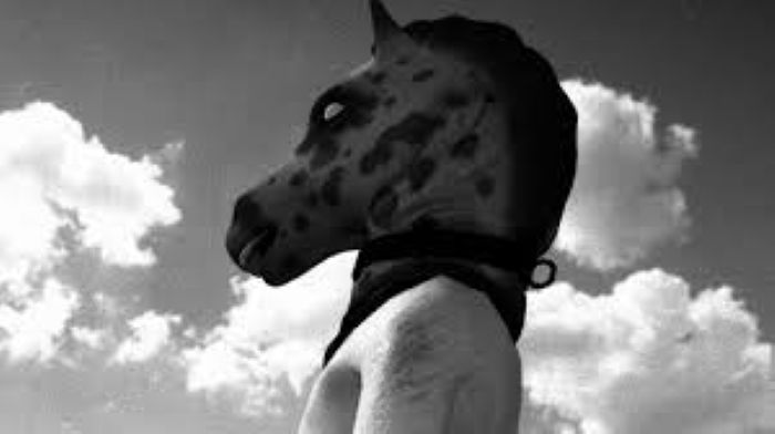 Game horor Horses diblokir Steam dan Epic Games Store.
