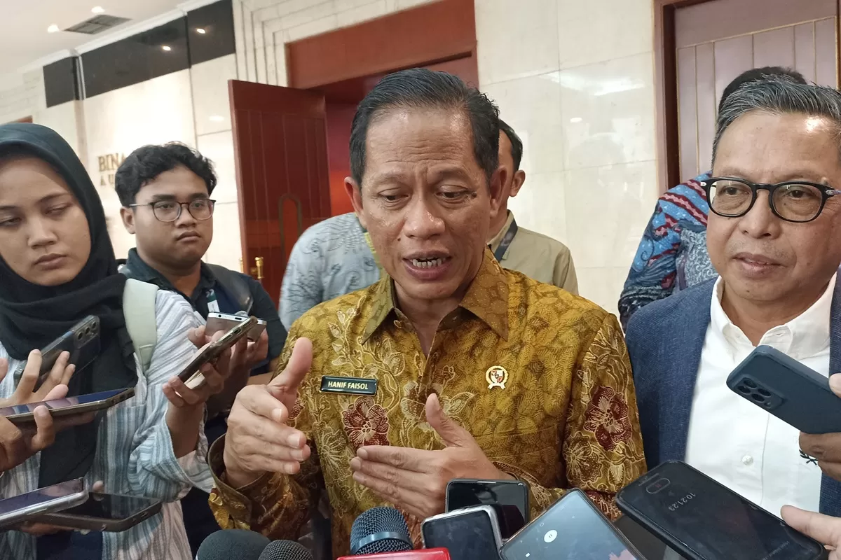 Menteri Lingkungan Hanif Faisol Nurofiq.