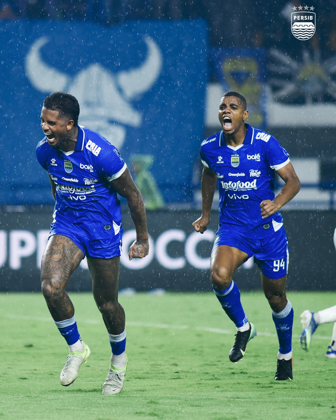 Selebrasi Ramon setelah berhasil cetak gol perdana di Persib Bandung.