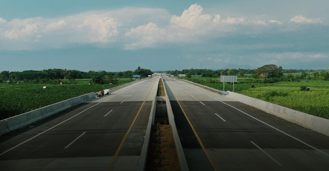 Jalan tol Prosiwangi/ ig @kementerianpu