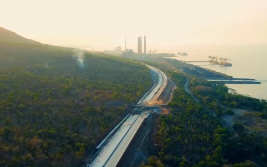 Pemandangan jalan tol Prosiwangi/ doc Khoirul Rizal