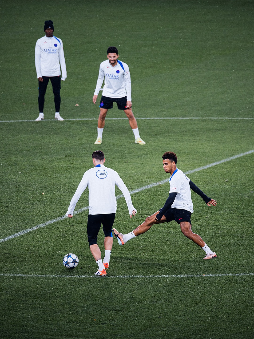 Sesi latihan PSG jelang laga menghadapi Athletic Bilbao dalam matchday 6 Champions League 2025/2026.