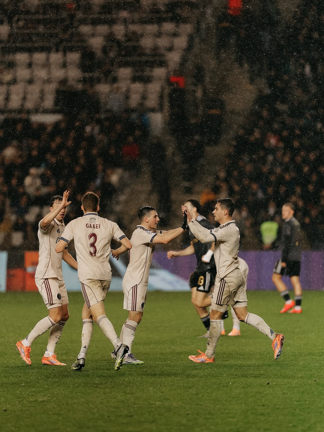Ajax berhasil raih kemenangan perdana di UCL atas Qarabag.