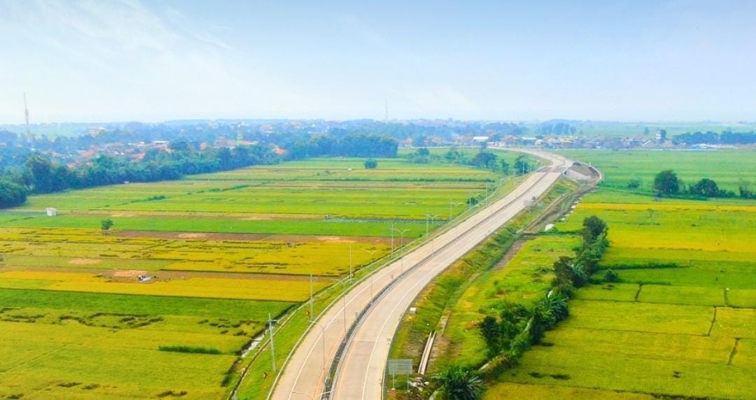 Jalan tol Prosiwangi/ ig @pupr_bpjt