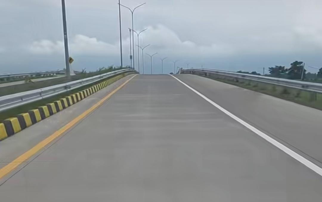 Ruas jalan tol Prosiwangi/ doc Khoirul Rizal