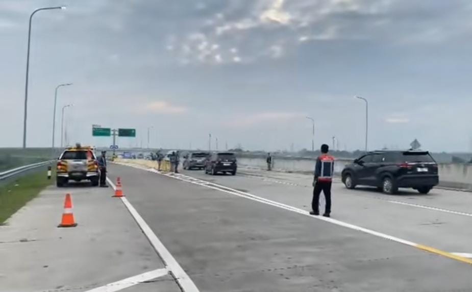 Tol Prosiwangi di Probolinggo/ doc tiktok @rofiek999