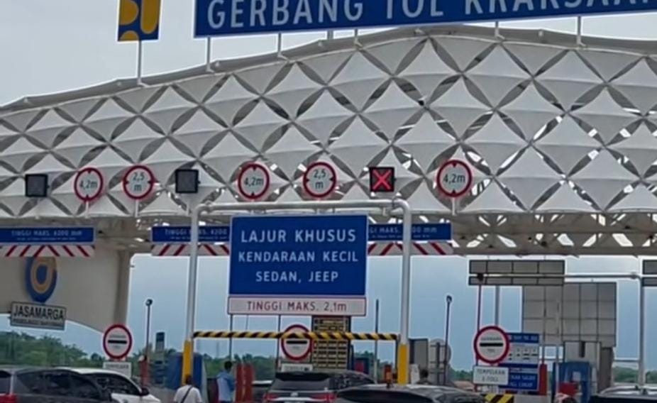 Kondisi jalan tol Prosiwangi/ doc Khoirul Rizal