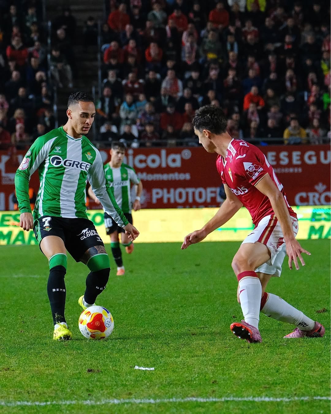 Winger kanan Real Betis Antony.