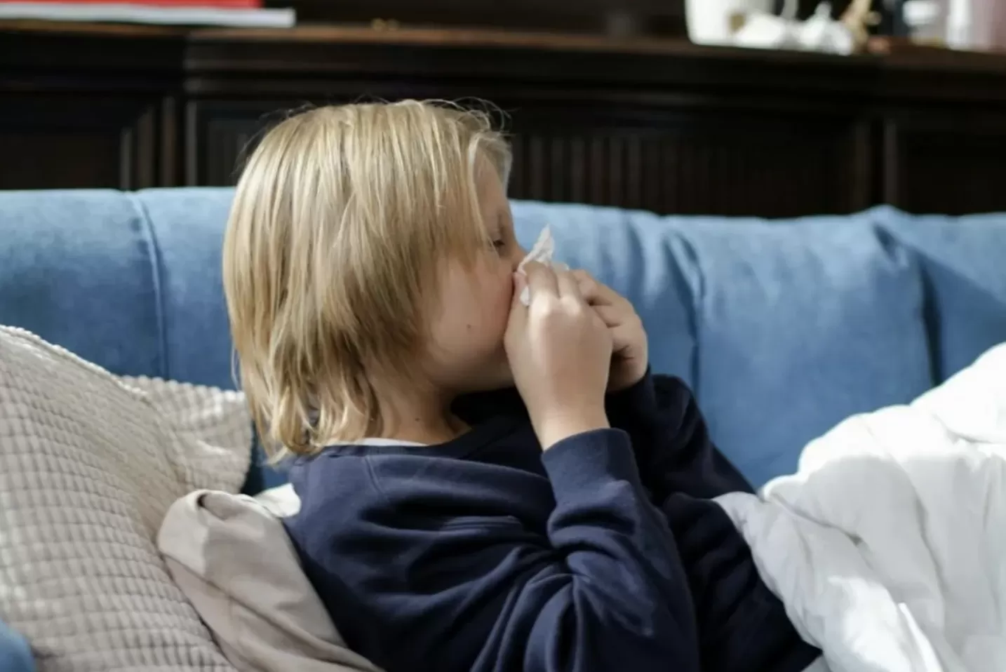 Ilustrasi anak terkena flu.