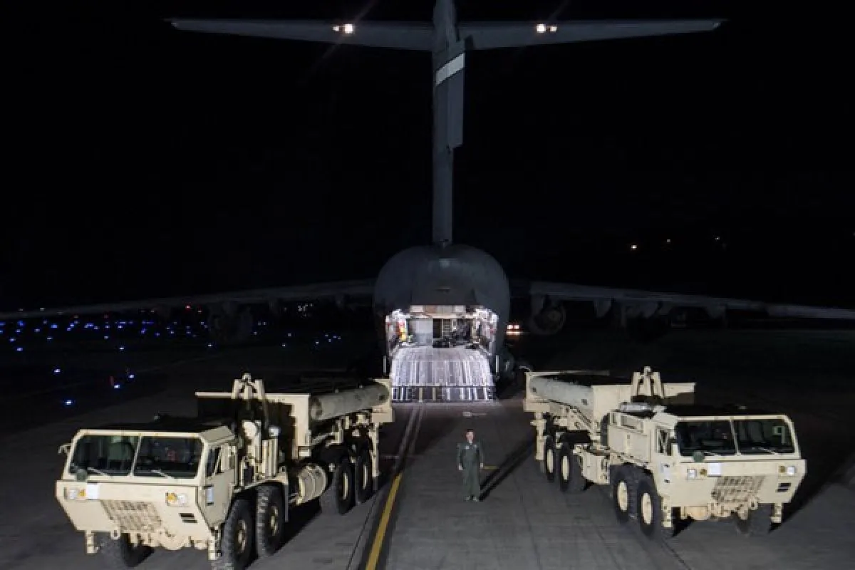 Pencegat Wilayah Pertahanan Terminal Dataran Tinggi (THAAD) Amerika Serikat.
