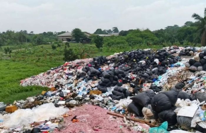 Cacahan uang seratus ribu di Bekasi.