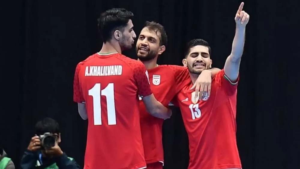 Para pemain Iran saat merayakan keberhasilan lolos ke final AFC Futsal Asian Cup 2026 setelah menang 4-2 atas Irak pada laga semifinal di Indonesia.
