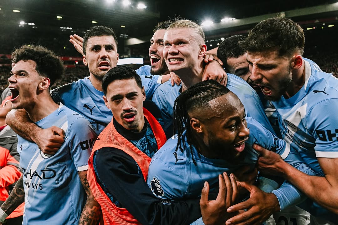 Selebrasi pemain Man City usai berhasil mengalahkan Liverpool.