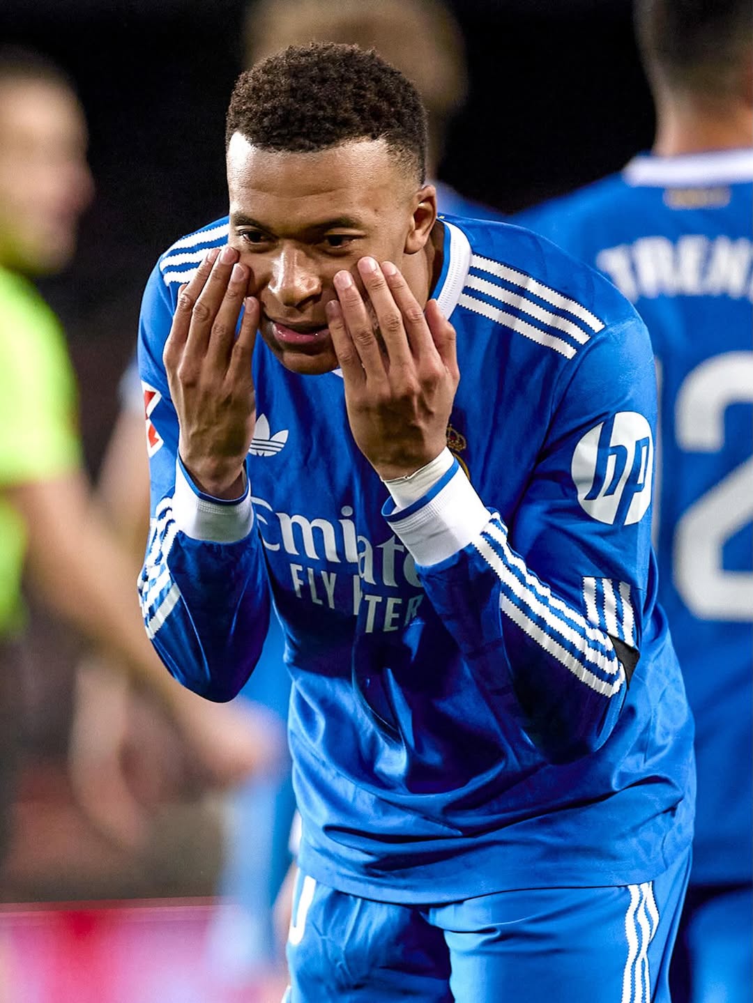 Selebrasi Mbappe usai mencetak gol ke gawang Valencia.