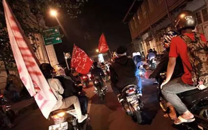 Ilustrasi Sahur on The Road.