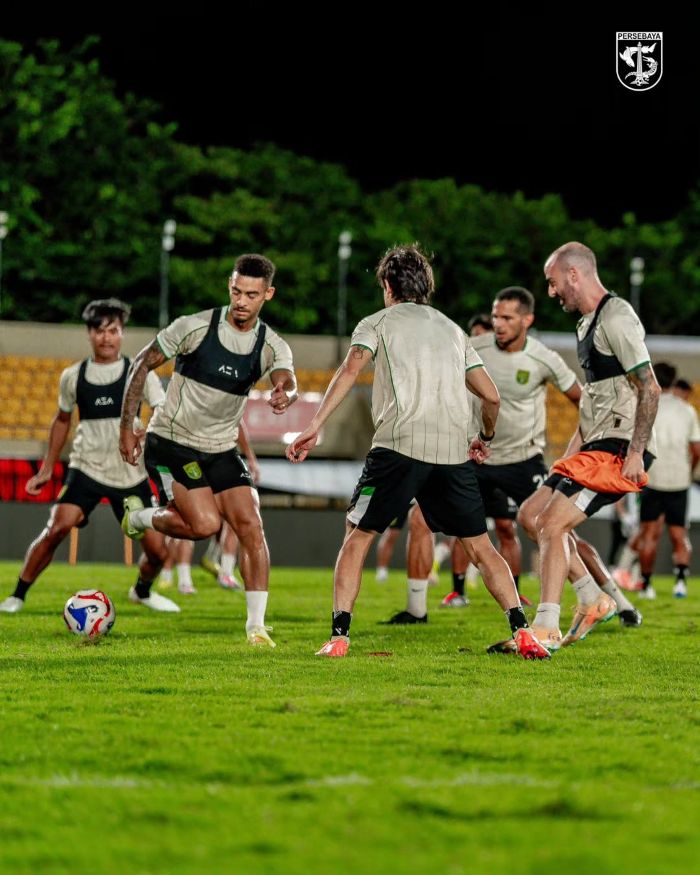 Sesi latihan Persebaya jelang laga menghadapi Persijap.