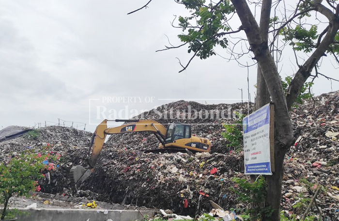 MENGGUNUNG: Setiap hari ada 300 ton sampah yang ditimbun ke TPA. Sampah itu berasal dari masyarakat khususnya di daerah perkotaan.