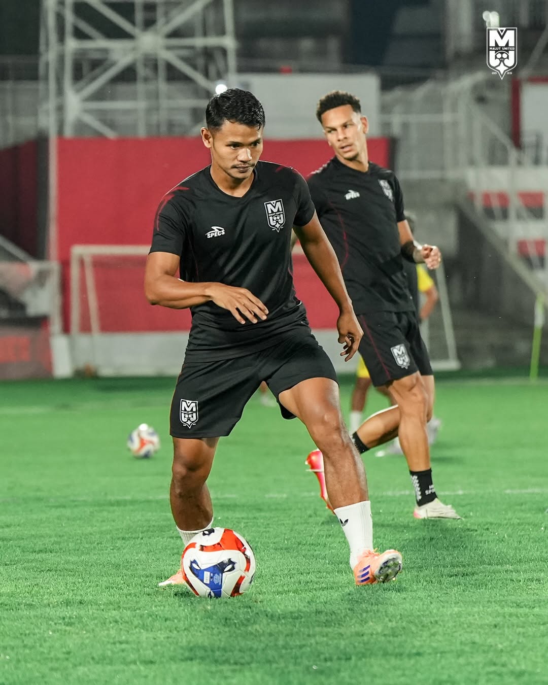Sesi latihan Malut United.