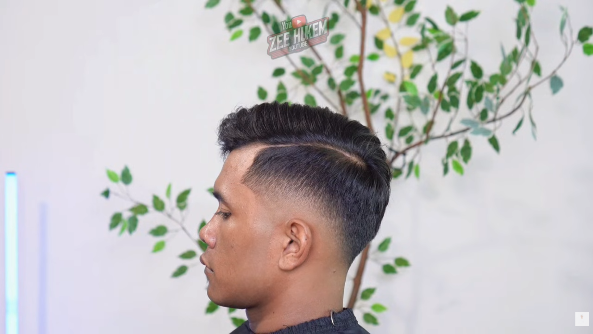 Potongan rambut side part.