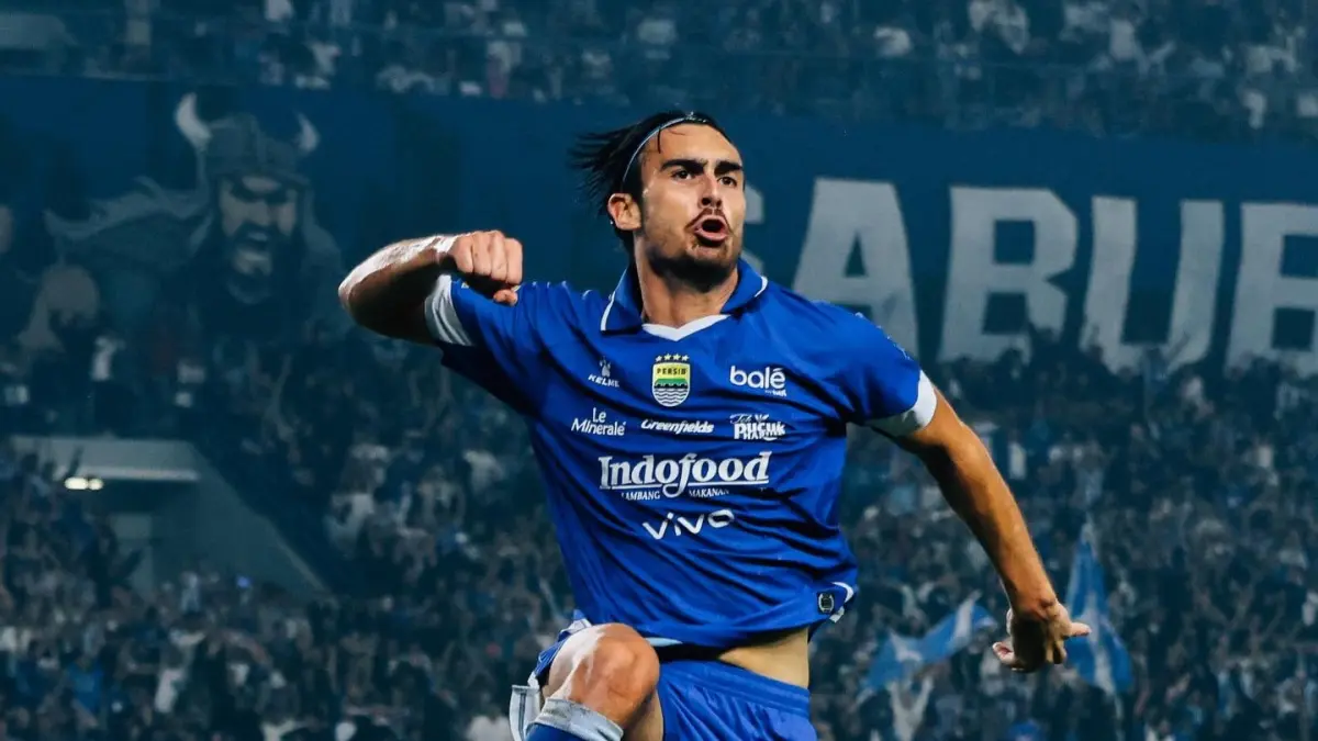  Aksi Andrew Jung saat membela Persib Bandung. (Instagram/andrewcadabra)