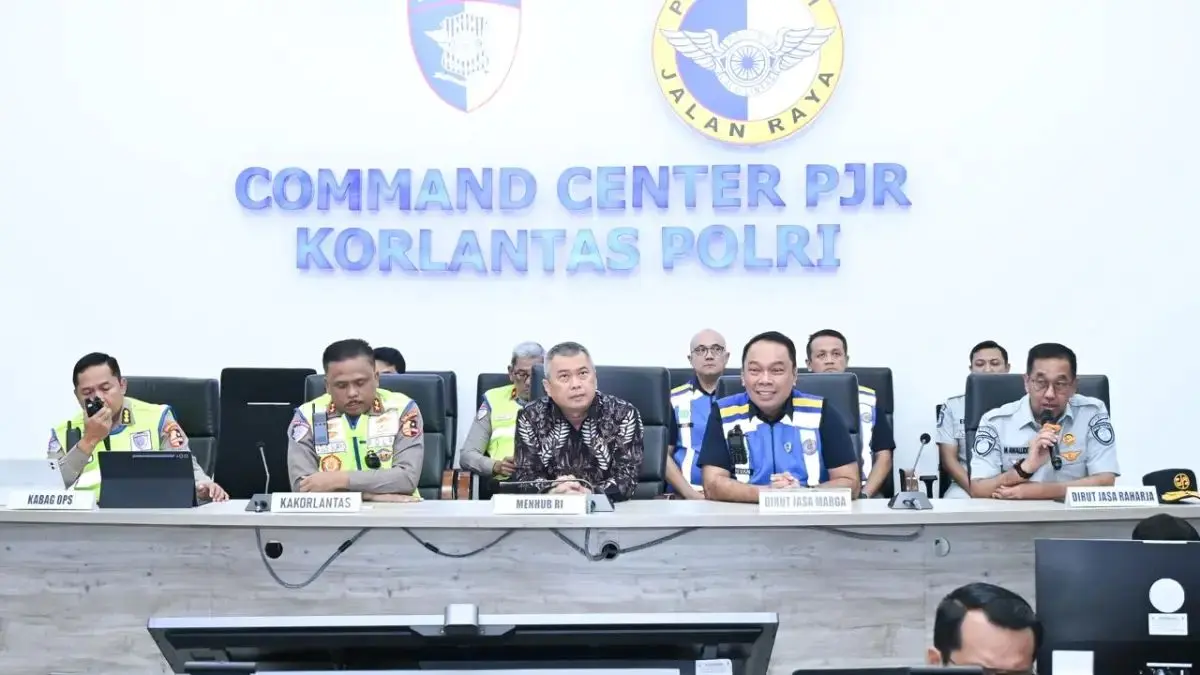 Dari kanan: Dirut Jasa Raharja Muhammad Awaluddin, Dirut Jasa Marga Rivan A. Purwantono, Menhub Dudy Purwagandhi, Kakorlantas Polri Irjen Agus Suryonugroho. (Istimewa/JawaPos.com)