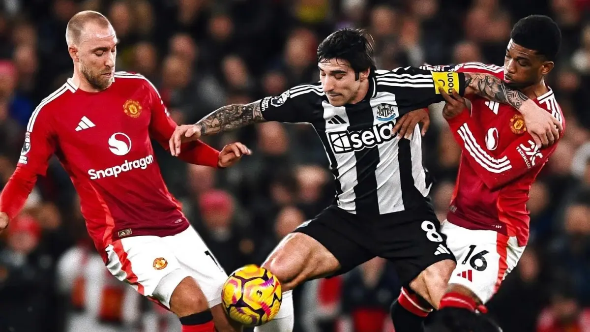 Aksi Sandro Tonali saat melawan Mnchester United. (Instagram/sandrotonali)