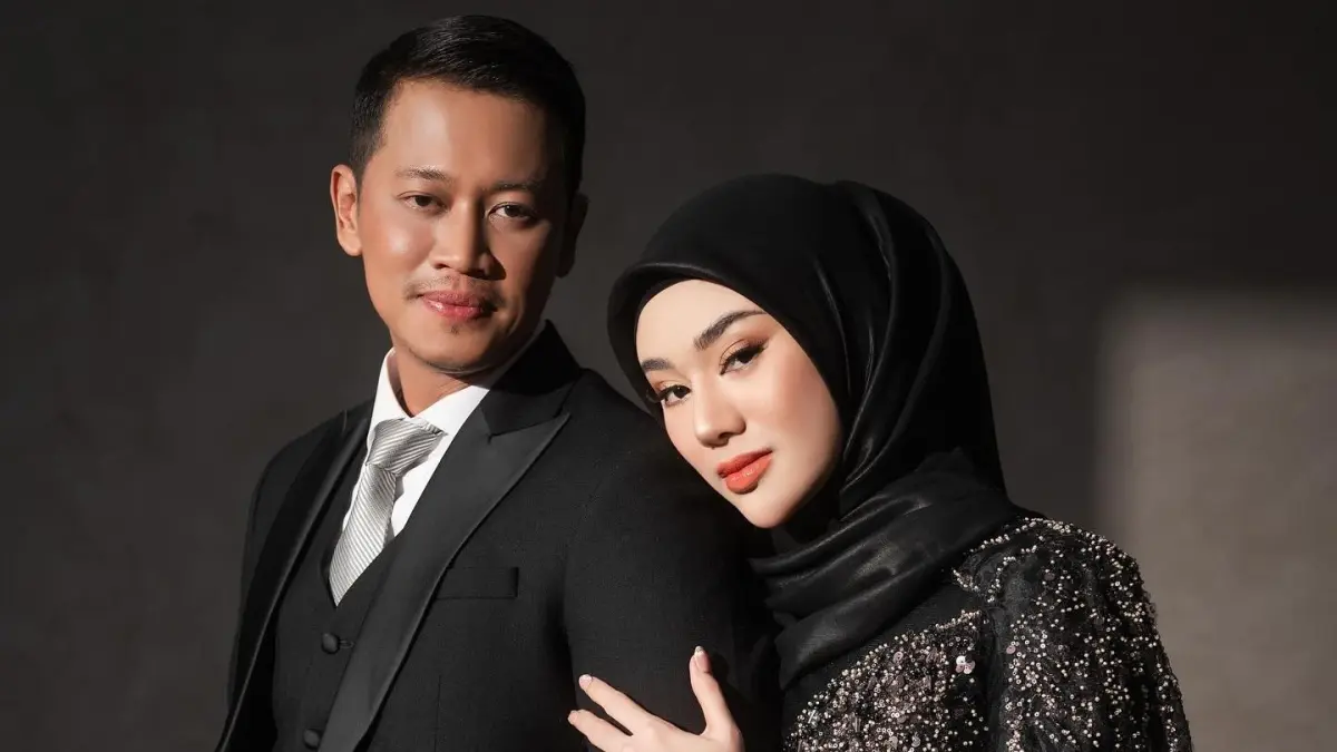 Influencer Clara Shinta bersama sang suami. (Instagram/clarashintareal)