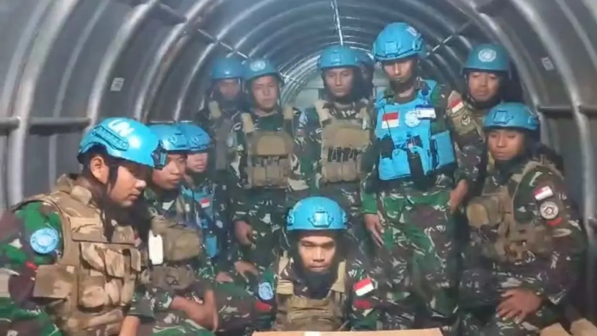 Personel Satgas Yonmek TNI Konga XXIII-R UNIFIL merayakan HUT ke-79 TNI di tengah memanasnya konflik di Timur Tengah. (Istimewa)