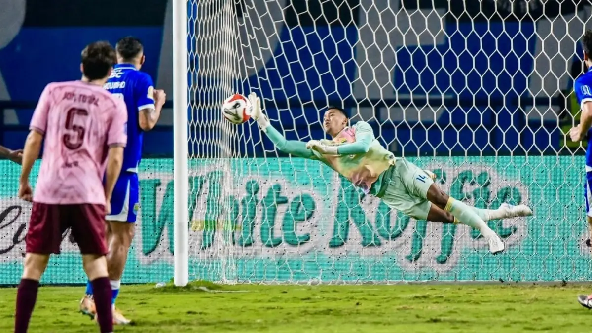 Kiper Persib Bandung, Teja Paku Alam. (Instagram/rejapakualaam)