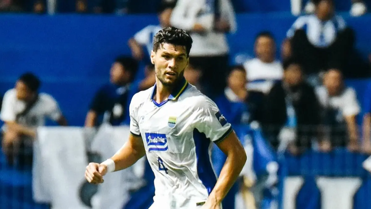 Bek Persib Bandung, Julia Cesar. (Instagram/juliocfreita44)
