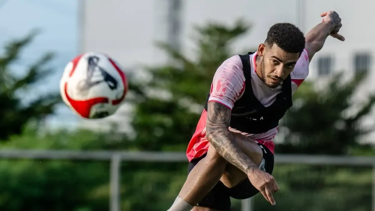 Sesi latihan Persebaya jelang laga menghadapi Persija. (Instagram/officialpersebaya)