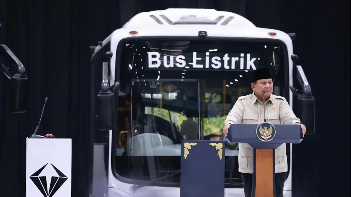 Presiden Prabowo Subianto meresmikan pabrik perakitan kendaraan komersial berbasis listrik PT Vektor Sakti Industries di Magelang/(Istimewa).