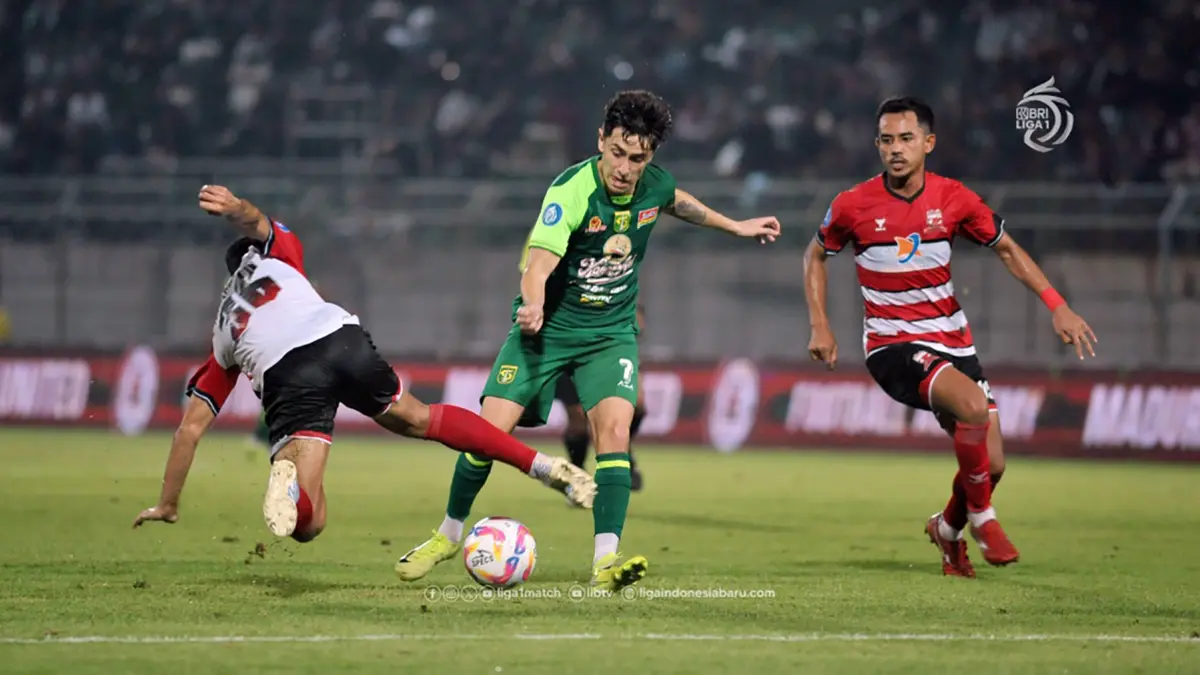 Laga Madura United vs Persebaya musim lalu. (Dok. Liga 1)