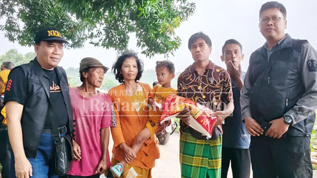 H. Hijir Ismail sudah puluhan tahun mengabdikan diri sebagai ketua Pusat Komando Palopor di Kabupaten Situbondo. (humaidi/jprs)