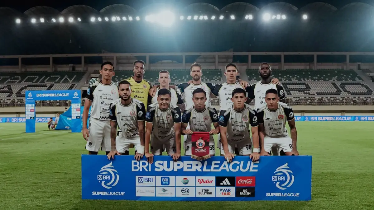 Line up Persija Jakarta saat menghadapi PSBS Biak. (Instagram/persija)