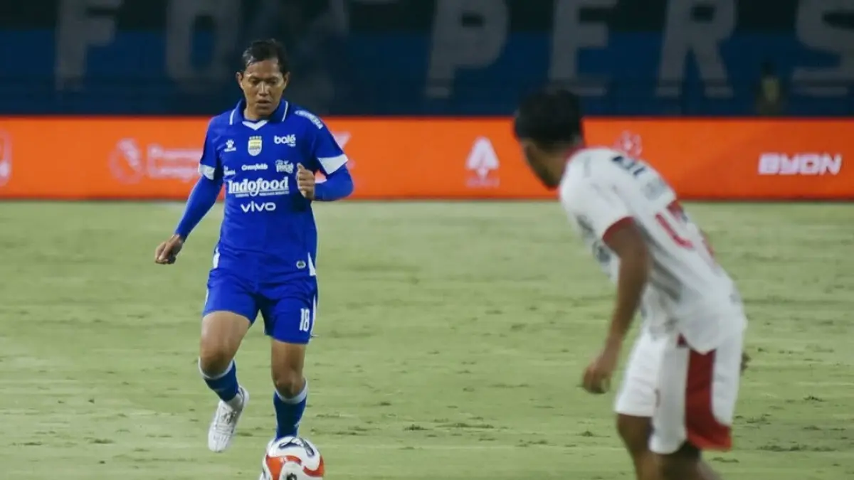 Aksi Adam Alis. (Instagram/persib)
