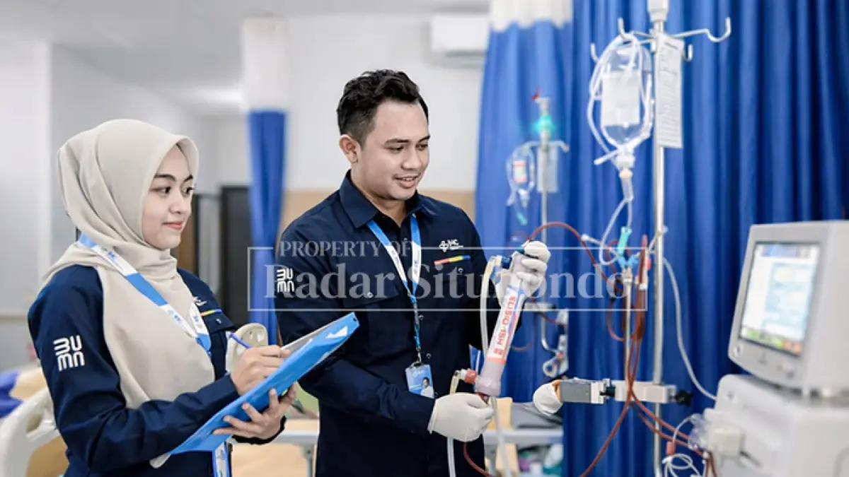 FOKUS: Beberapa dokter di Rumah Sakit IHC RS Elizabeth Situbondo saat melakukan uji laboratorium guna menjaga pelayanan terbaik bagi masyarakat. (Ahmad Rifa