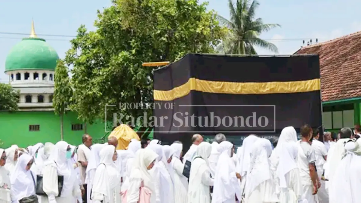 SIAP BERANGKAT: Sejumlah calon jemaah haji tahun 2026 saat mengikuti manasik haji di Kelompok Bimbingan Ibadah Haji dan Umrah (KBIHU) Nur Multazam, Desa Peleyan, Kecamatan Kapongan, belum lama ini. (Ahmad Rifa