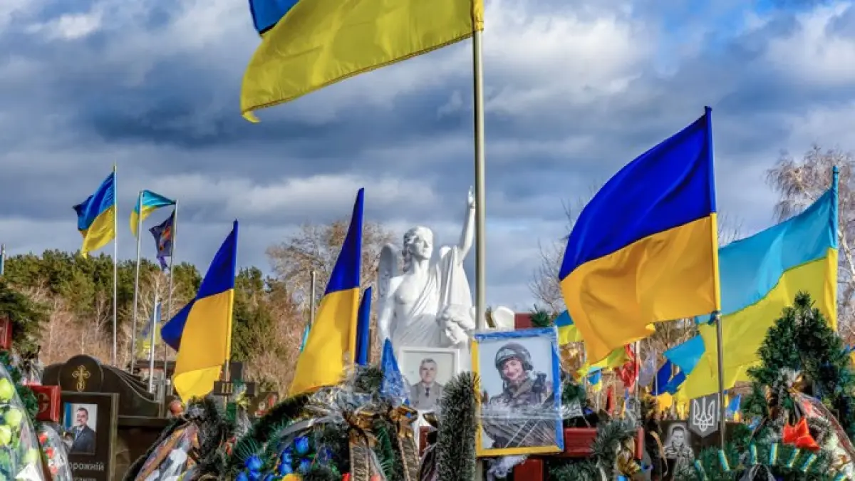 Bendera Ukraina. (The Guardian)