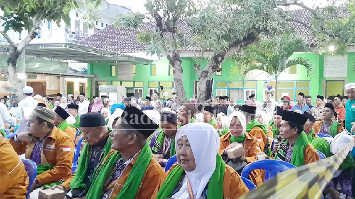 TAHUN LALU: Sebanyak lima orang calon jamaah haji (CJH) asal Situbondo gagal berangkat tahun ini. Itu karena, satu orang meninggal dunia dan empat lainnya mengundurkan diri karena alasan kesehatan. (dok.jprs)
