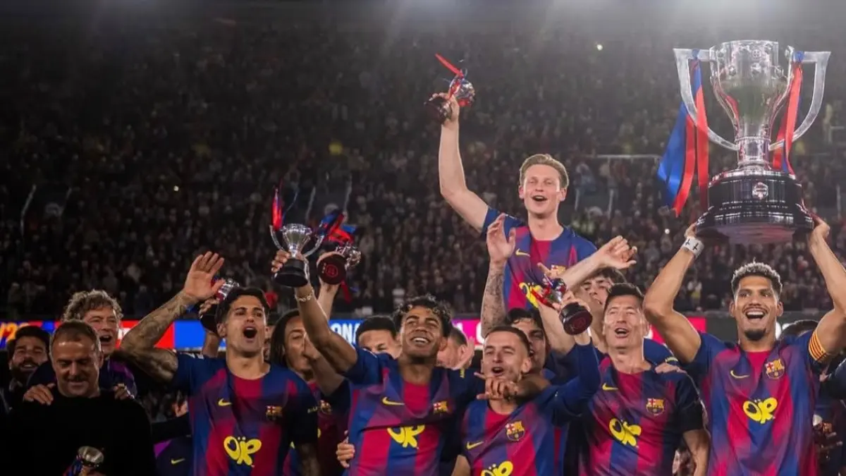 Frenkie de Jong dan kawan-kawan merayakan juara La Liga 2025-2026. (Instagram/marcusrashford)