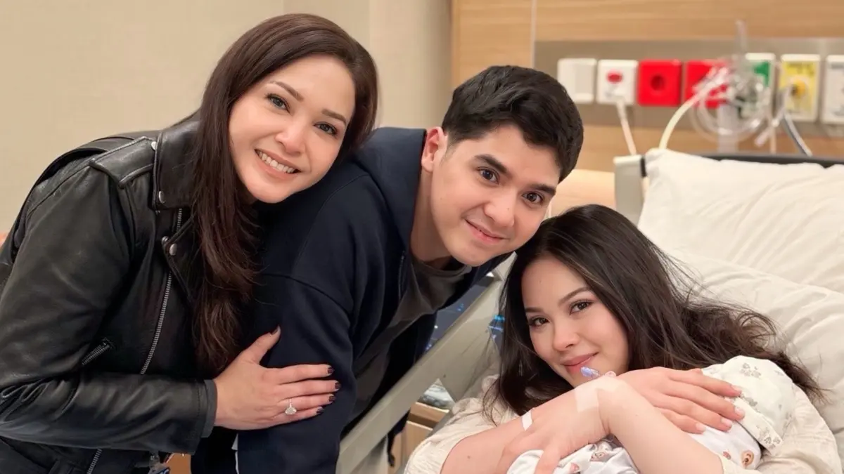 Musisi Maia Estianty bersama putra sulungnya Al Ghazali dan istrinya, Alyssa Daguise menyambut kelahiran cucu pertamanya. (Instagram/maiaestiantyreal)