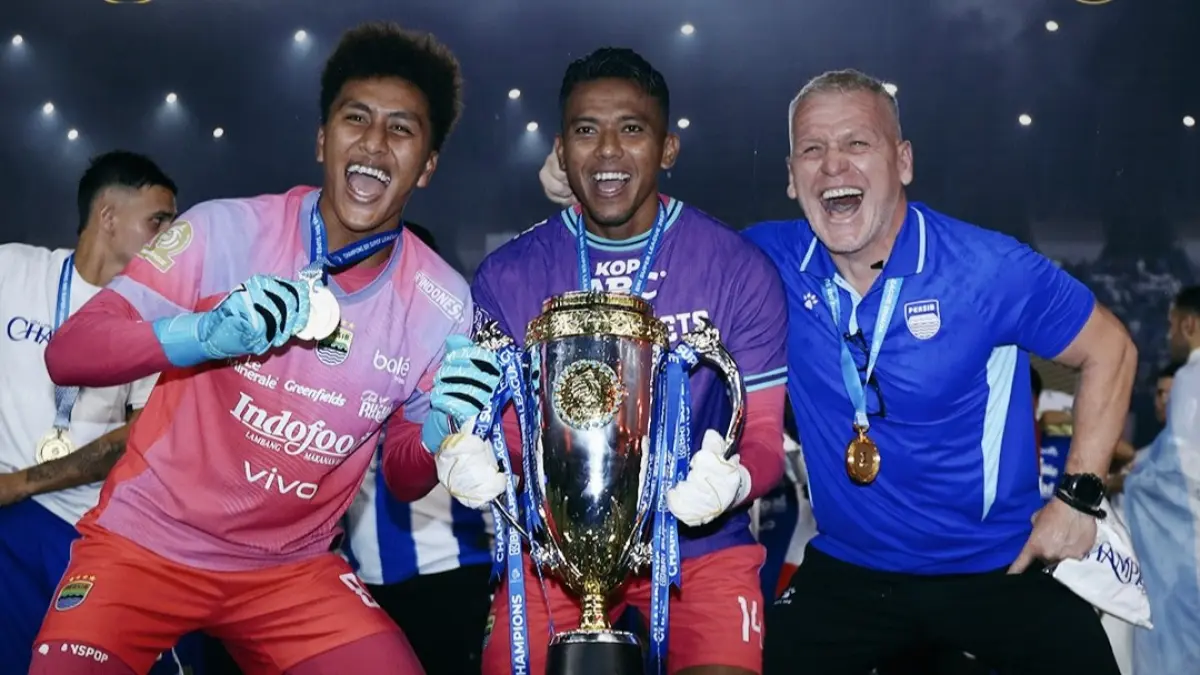 Selebrasi pemain Persib Bandung usai menjadi juara Super League 2025/2026. (Instagram/persib)