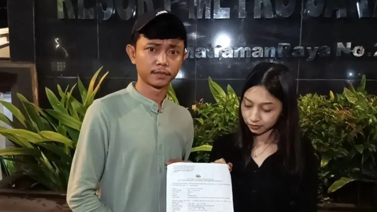 Pasangan calon pengantin yang menjadi korban dugaan penipuan penyelenggara pernikahan atau wedding organizer (WO) yang berkantor di kawasan Jakarta Timur, membuat laporan ke Polres Metro Jakarta Timur, Minggu (24/5/2026) malam. (ANTARA)