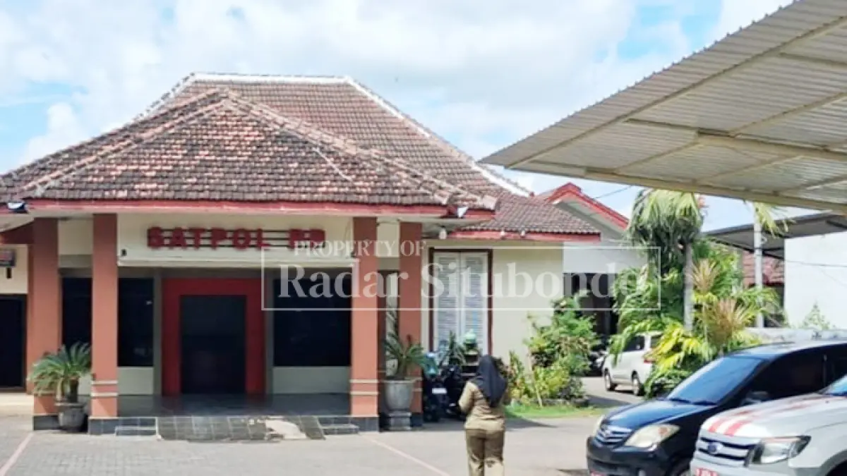 PINTU MASUK: Kantor Satuan Polisi Pamong Praja (Satpol PP) Situbondo di Jalan PB Sudirman No. 1, Kelurahan Patokan, Kecamatan Situbondo, Minggu (14/6). (Ahmad Rifa