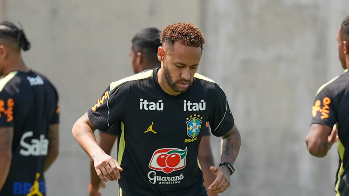 Neymar Jr saat menjalani latihan timnas Brasil. (Instagram/brasil)