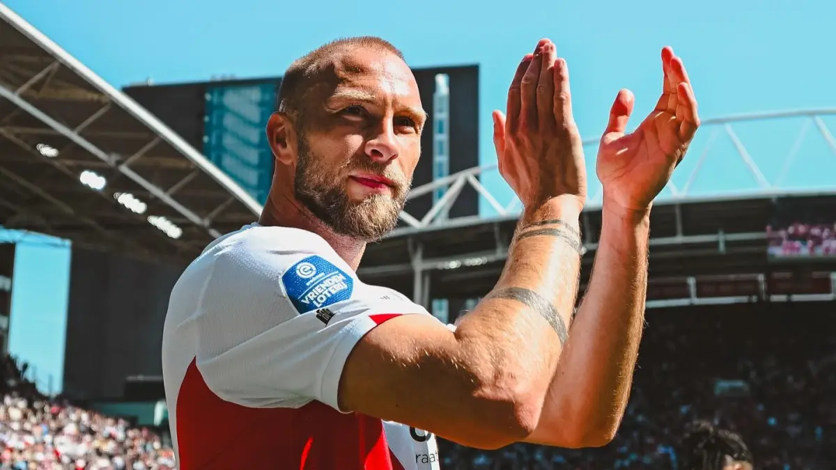 Bek FC Utrecht, Mike van der Hoorn yang dikaitkan dengan Persib Bandung. (Instagram/mikevdhoorn)