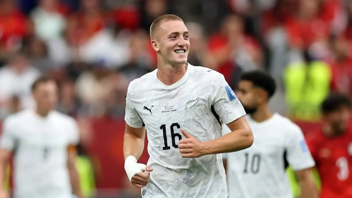 Selebrasi Finn Surman usai membawa Selandia Baru unggul atas Mesir di babak pertama Piala Dunia 2026. (Instagram/wellingtonphoenix)