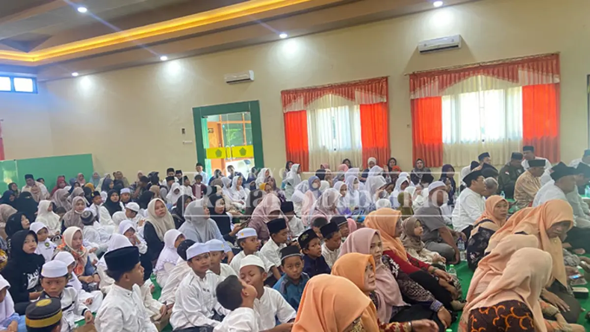 Kementerian Agama (Kemenag) Kabupaten Situbondo menggelar acara Lebaran Yatim dan Penyandang Disabilitas 1448 Hijriah pada Kamis (25/6). (Ahmad Rifa
